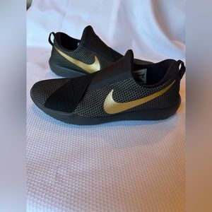 Nike Free Connect Training Shoe - Women Size 8 Black Gold